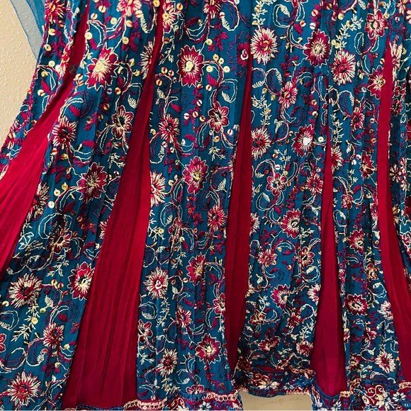 Girls 10/12 Kurti Full Sleeves with Beautiful Embroidery and sequin details - Picture 5 of 8